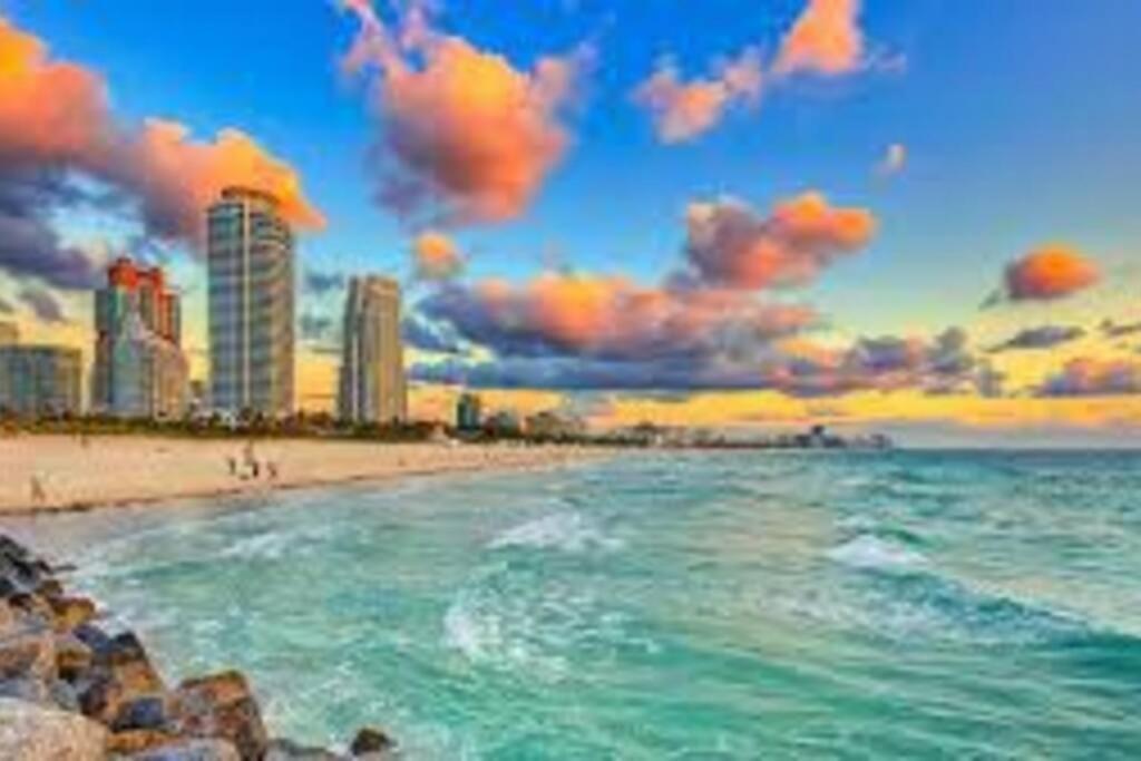 Apartment Right On The Beach! Miami Beach Buitenkant foto